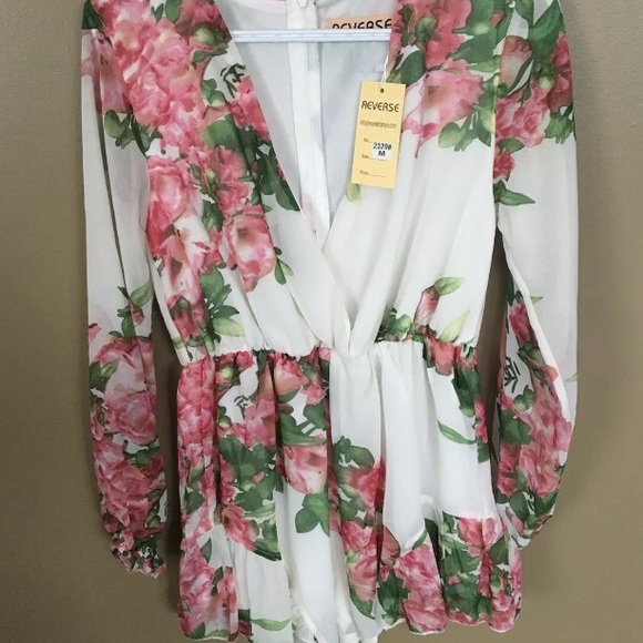 NWT Reverse Romper/Playsuit 
Size M - Picture 5 of 6